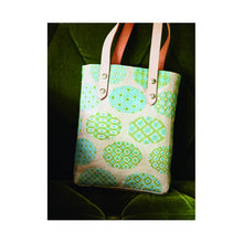 Charger l'image dans la galerie, Motifs géométriques en broderie Bargello et point de croix