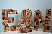 Charger l'image dans la galerie, Lettre décorative Q majuscule 22.5 cm X 29.5 cm