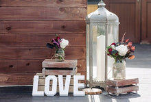 Charger l'image dans la galerie, Lettres décoratives E et H majuscule 12.5 cm X 20.5 cm