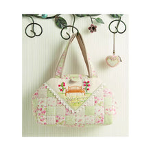 Charger l'image dans la galerie, 25 sacs et pochettes brodés