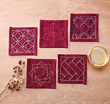 Charger l'image dans la galerie, Kit Sashiko 5 carrés Tsumugi rouge à broder