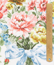 Charger l'image dans la galerie, Tissu Liberty Fabrics Tana Lawn® Bow Bouquet