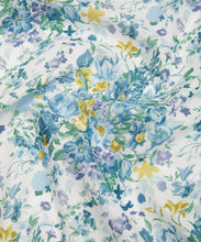 Charger l'image dans la galerie, Tissu Liberty Fabrics Tana Lawn® Bow Bouquet Parade