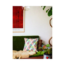 Charger l'image dans la galerie, Motifs géométriques en broderie Bargello et point de croix