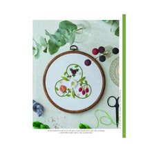 Charger l'image dans la galerie, Au pays d'Emily en broderie traditionnelle