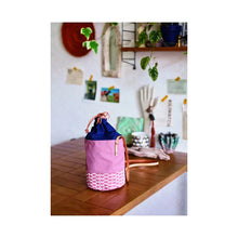 Charger l'image dans la galerie, Motifs géométriques en broderie Bargello et point de croix