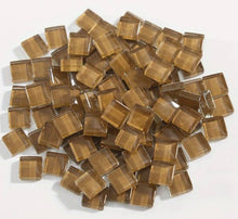 Charger l'image dans la galerie, 13 Pâtes de verre translucides carré beige foncé 1.5 × 1.5 cm