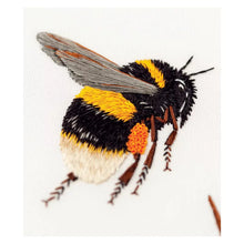 Charger l'image dans la galerie, Insectes et plantes en peinture à l'aiguille