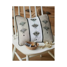 Charger l'image dans la galerie, Les broderies de Marie et Cie Décoration florale