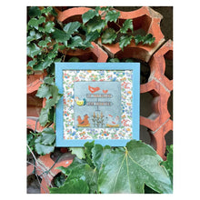 Charger l'image dans la galerie, Poules et Cie au point de croix Mains et merveilles