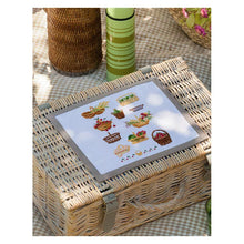 Charger l'image dans la galerie, Poules et Cie au point de croix Mains et merveilles