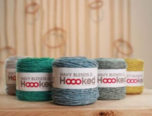 Charger l'image dans la galerie, Fil wavy blends Hoooked 250 g 9 couleurs