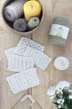 Charger l'image dans la galerie, Fil DMC Nova Vita uni 4 mm 250 gr 18 couleurs