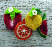 Charger l'image dans la galerie, Lot de 8 pelotes de fil polyester SPONGY pour éponge 50g 16 couleurs clair ou foncé