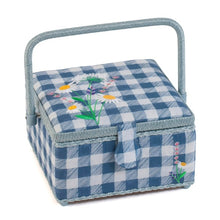 Charger l'image dans la galerie, Boite à couture pâquerettes carreaux 22.5 x 22.5 x 14 cm.