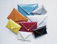 Charger l'image dans la galerie, Minis-clous pour vinyle perforé 6 couleurs