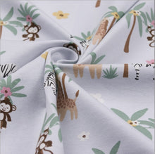 Charger l'image dans la galerie, Tissu sweat imprimé numérique animaux de la jungle beige ou gris 150 cm.