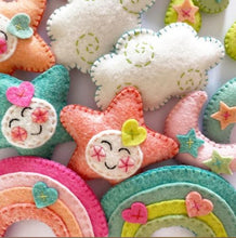 Charger l'image dans la galerie, Kit feutrine mobile ciel enchanté