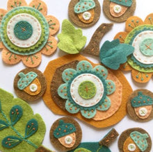Charger l'image dans la galerie, Kit feutrine Guirlande d'automne Folk Art