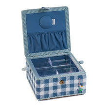 Charger l'image dans la galerie, Boite à couture pâquerettes carreaux 22.5 x 22.5 x 14 cm.
