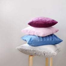 Charger l'image dans la galerie, Coupon peluche Kullaloo shorty 1,5 mm 75 cm X 100 cm 25 couleurs.