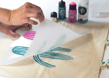 Charger l'image dans la galerie, Pochoir Aladine licorne 28 cm x 28 cm