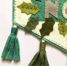 Charger l'image dans la galerie, Kit feutrine diy Cerf de Noël Misty Winter