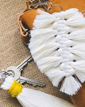 Charger l'image dans la galerie, Porte-clés plume et pompon
