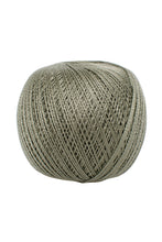 Charger l'image dans la galerie, Lot de 4 pelotes PÉTRA grosseur n° 8 100 g 38 couleurs.