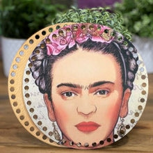 Charger l'image dans la galerie, 2 Pièces fond de sac motif figure féminine diamètre 19 cm 21 modèles