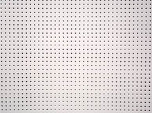 Charger l'image dans la galerie, Vinyle laqué perforé 45 cm X 3 mètres 16 couleurs.