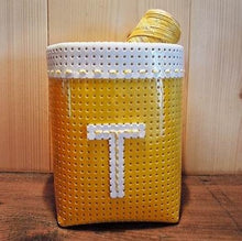 Charger l'image dans la galerie, Vinyle laqué perforé 45 cm X 3 mètres 16 couleurs.