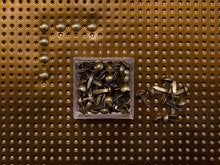 Charger l'image dans la galerie, Minis-clous pour vinyle perforé 6 couleurs