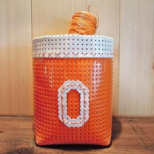 Charger l'image dans la galerie, Vinyle laqué perforé 45 cm X 3 mètres 16 couleurs.