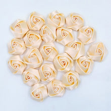 Charger l'image dans la galerie, Lot de 10 mini roses en soie 3,5 cm 32 couleurs.