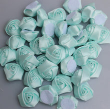 Charger l'image dans la galerie, Lot de 10 mini roses en soie 3,5 cm 32 couleurs.