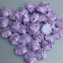Charger l'image dans la galerie, Lot de 10 mini roses en soie 3,5 cm 32 couleurs.