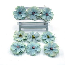 Charger l'image dans la galerie, Lot 50 mini marguerites en soie 4,5 cm 21 couleurs.