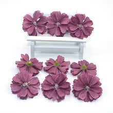 Charger l'image dans la galerie, Lot 50 mini marguerites en soie 4,5 cm 21 couleurs.