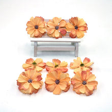 Charger l'image dans la galerie, Lot 50 mini marguerites en soie 4,5 cm 21 couleurs.