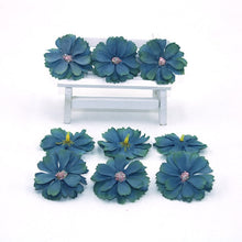 Charger l'image dans la galerie, Lot 50 mini marguerites en soie 4,5 cm 21 couleurs.
