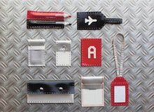 Charger l'image dans la galerie, Vinyle laqué perforé 45 cm X 3 mètres 16 couleurs.