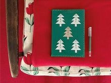 Charger l'image dans la galerie, Vinyle laqué perforé 45 cm X 3 mètres 16 couleurs.