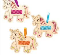 Charger l&#39;image dans la galerie, Kit travaux d&#39;aiguille pour décoration de fête licorne
