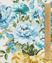 Charger l&#39;image dans la galerie, Tissu Liberty Fabrics Tana Lawn® Bow Bouquet bleu
