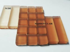 Assortiment de 19 pâtes de verre translucides givrés nude et marron clair