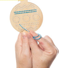 Charger l&#39;image dans la galerie, Kit travaux d&#39;aiguille pour décoration de fête boules
