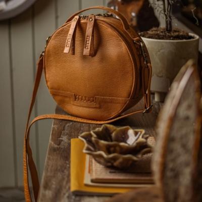 Sac rond à bandoulière en cuir