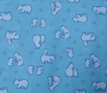Charger l&#39;image dans la galerie, Tissus motifs ours et oursons fond bleu/100% coton/160 cm
