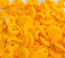 Charger l&#39;image dans la galerie, 20 Boutons pressions BabySnap étoile jaune 12,4 mm
